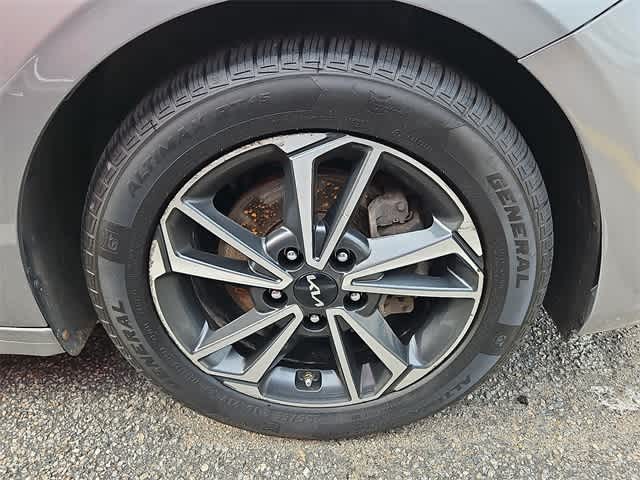 Thumbnail: 2022 Kia Forte - 6