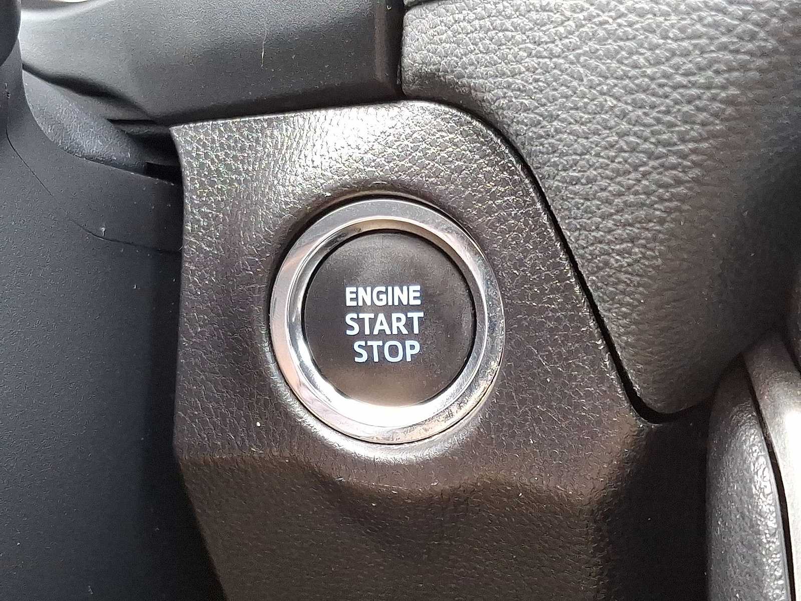 Thumbnail: 2022 Toyota RAV4 - 22