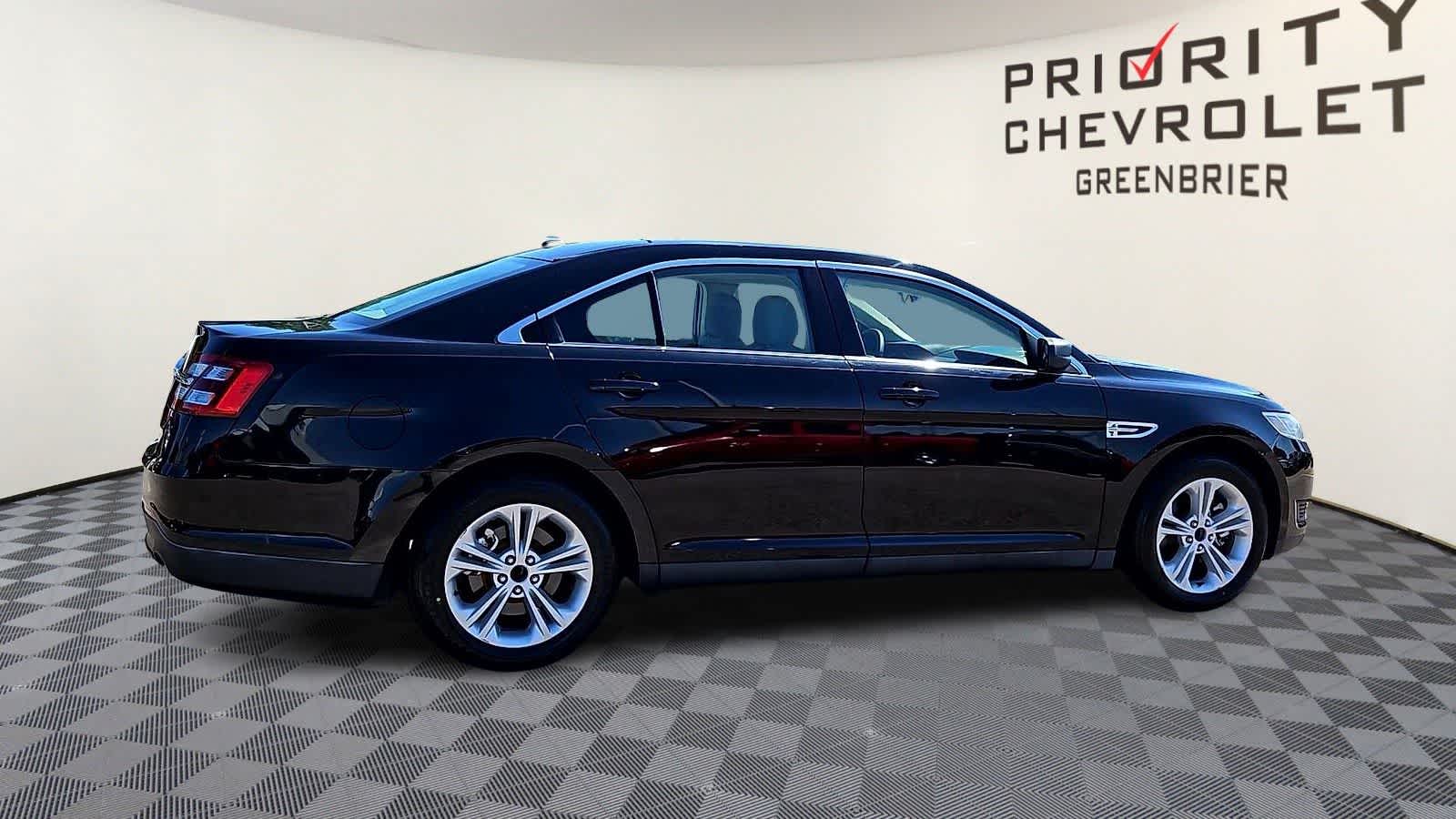 Thumbnail: 2018 Ford Taurus - 9