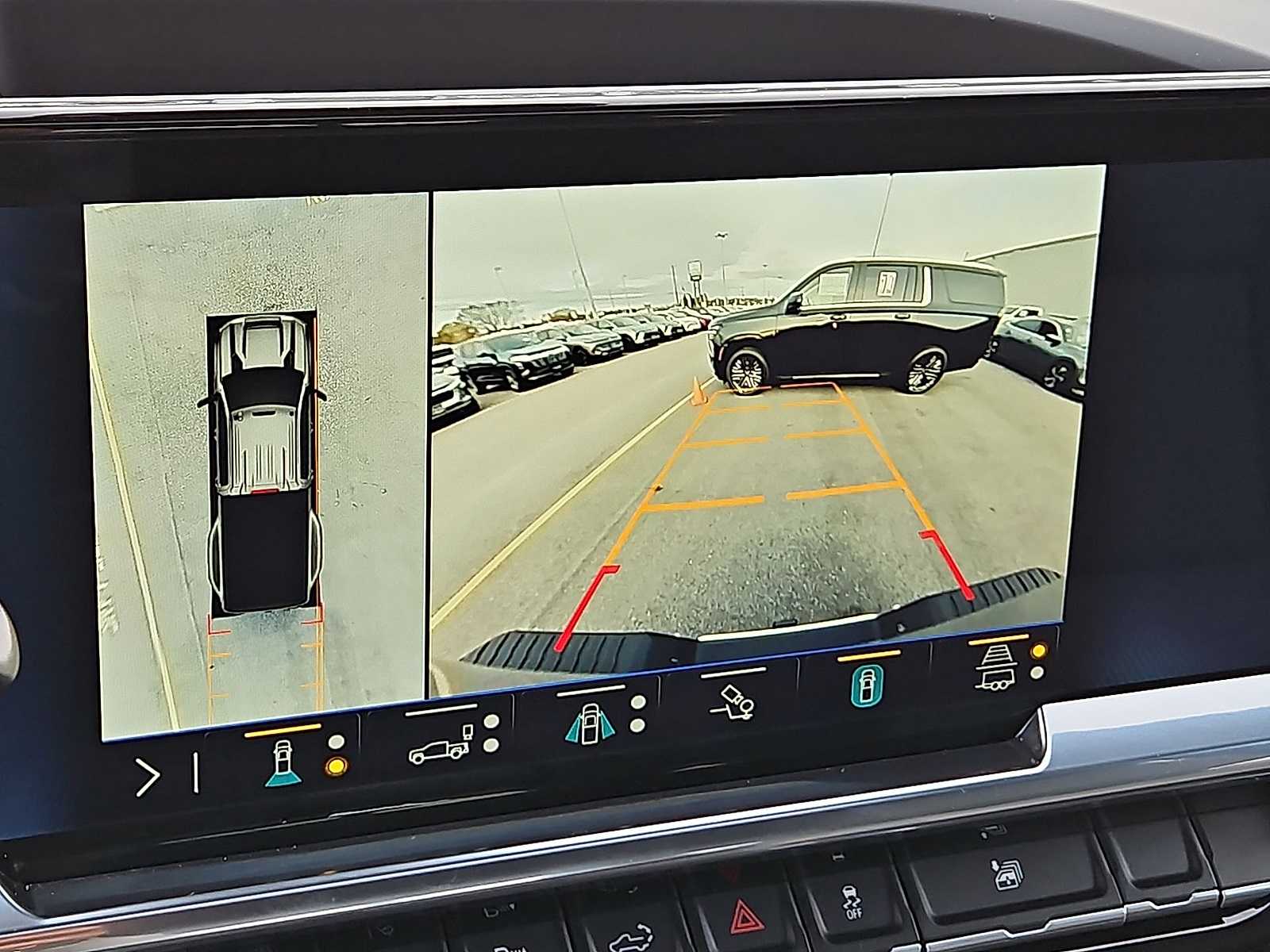 Thumbnail: 2025 Chevrolet Silverado 3500 - 21