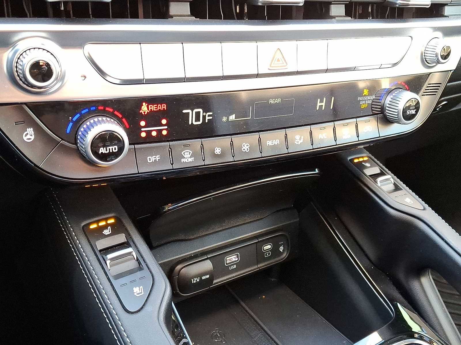 Thumbnail: 2024 Kia Telluride - 24