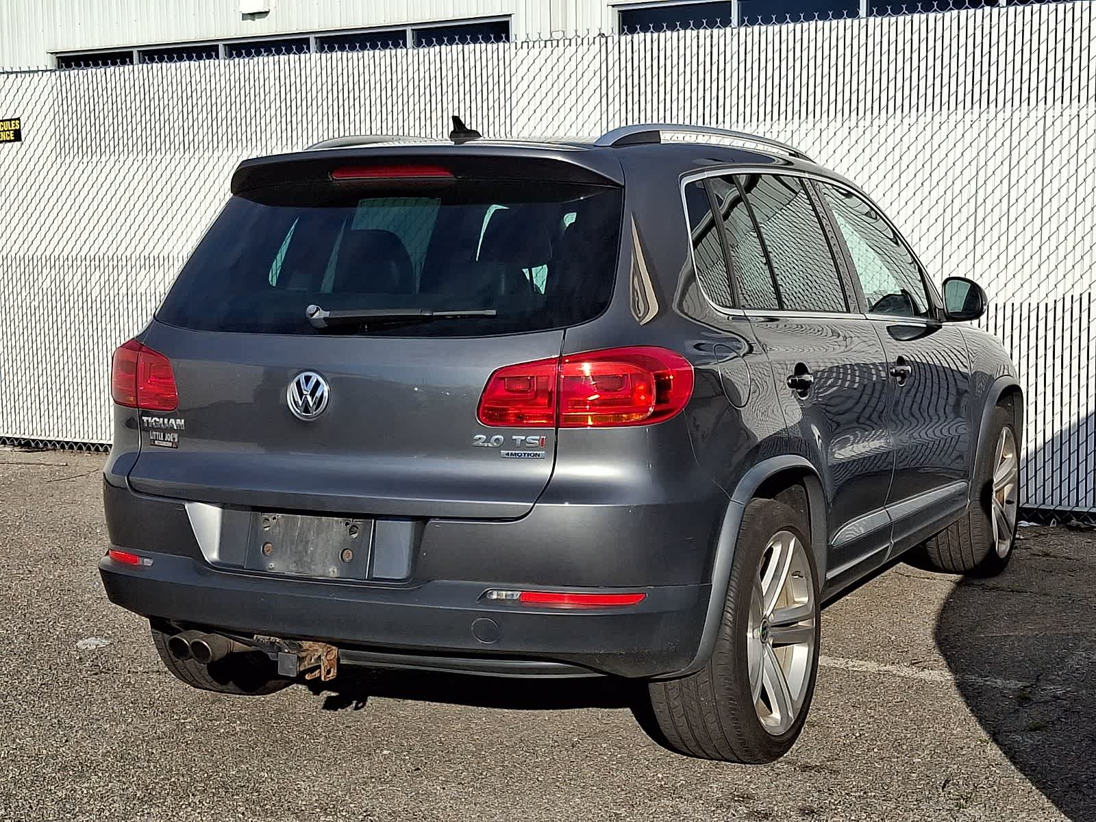 Thumbnail: 2014 Volkswagen Tiguan - 3