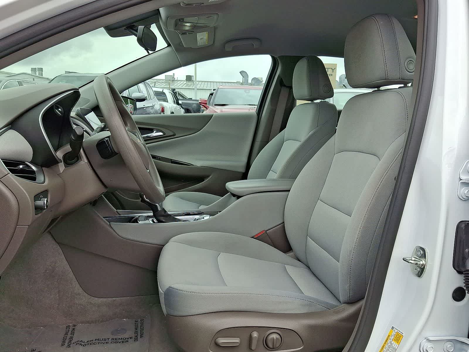 Thumbnail: 2023 Chevrolet Malibu - 24
