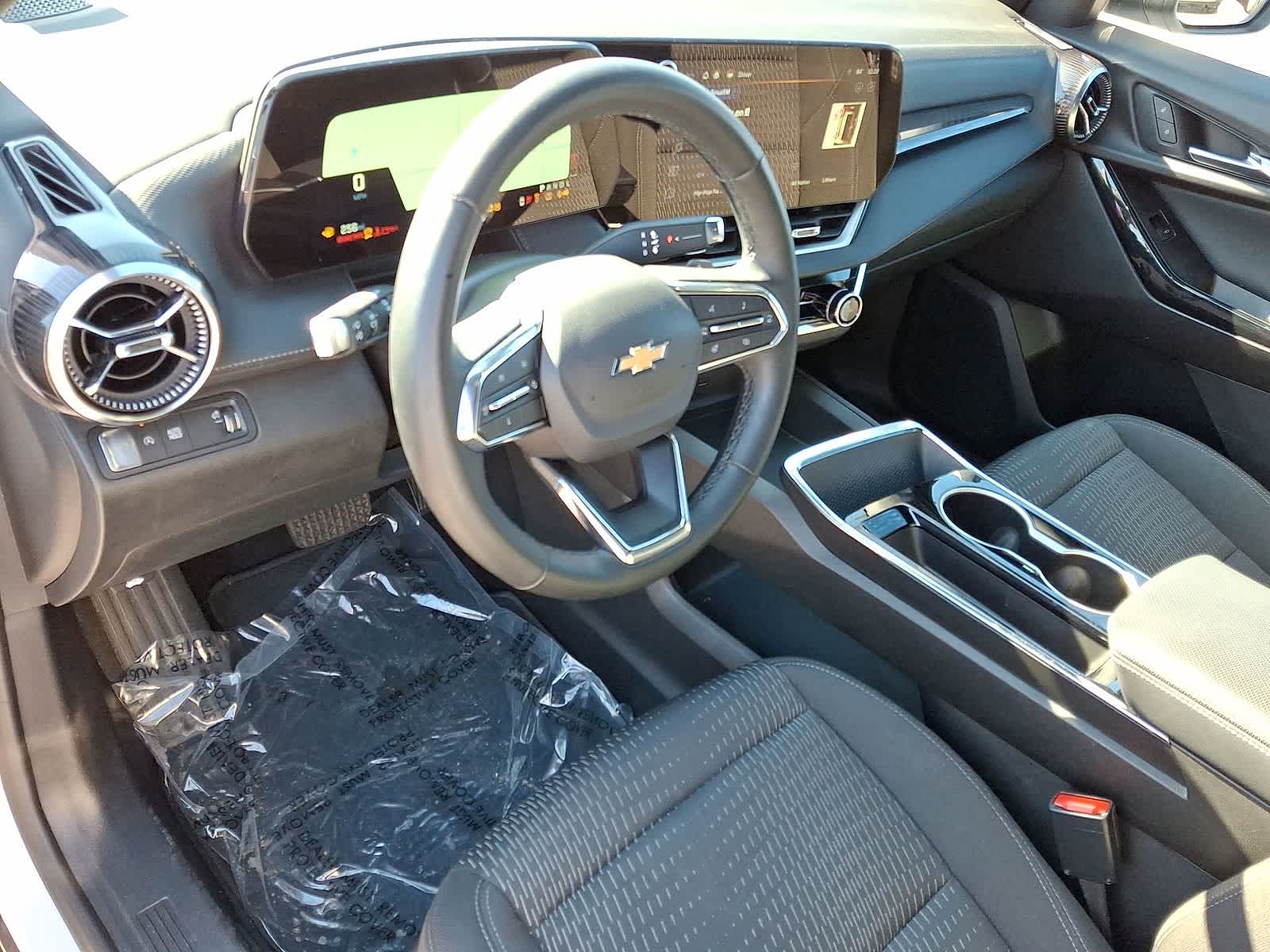 Thumbnail: 2025 Chevrolet Equinox - 16