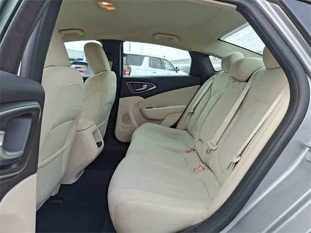 Thumbnail: 2016 Chrysler 200 - 28