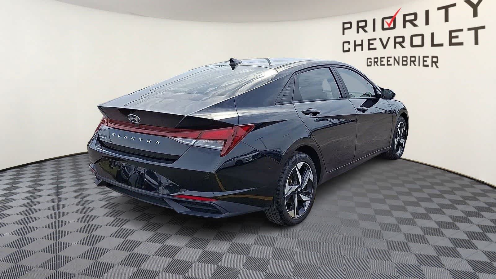 Thumbnail: 2023 Hyundai Elantra - 8