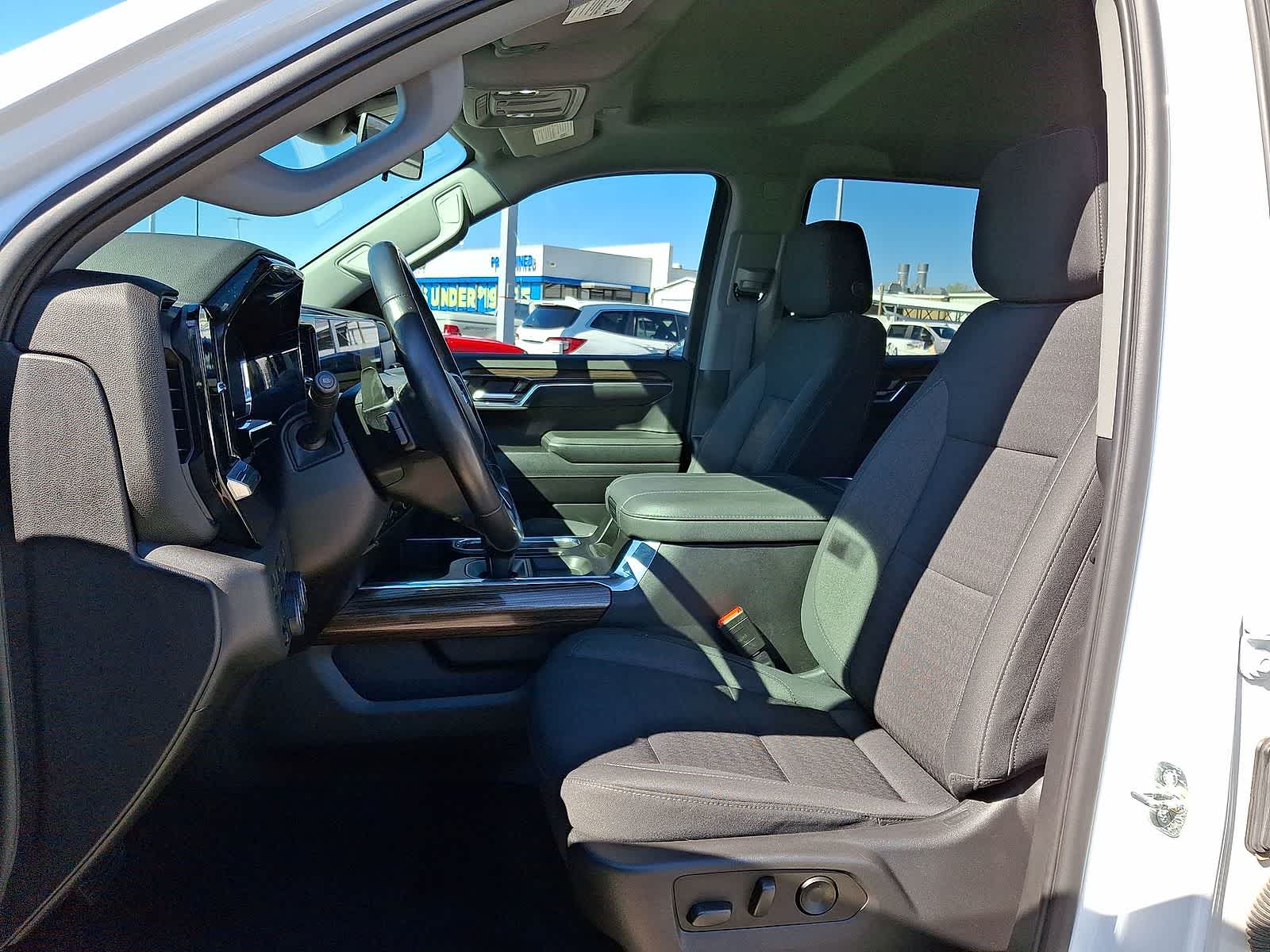 Thumbnail: 2023 Chevrolet Silverado 1500 - 24