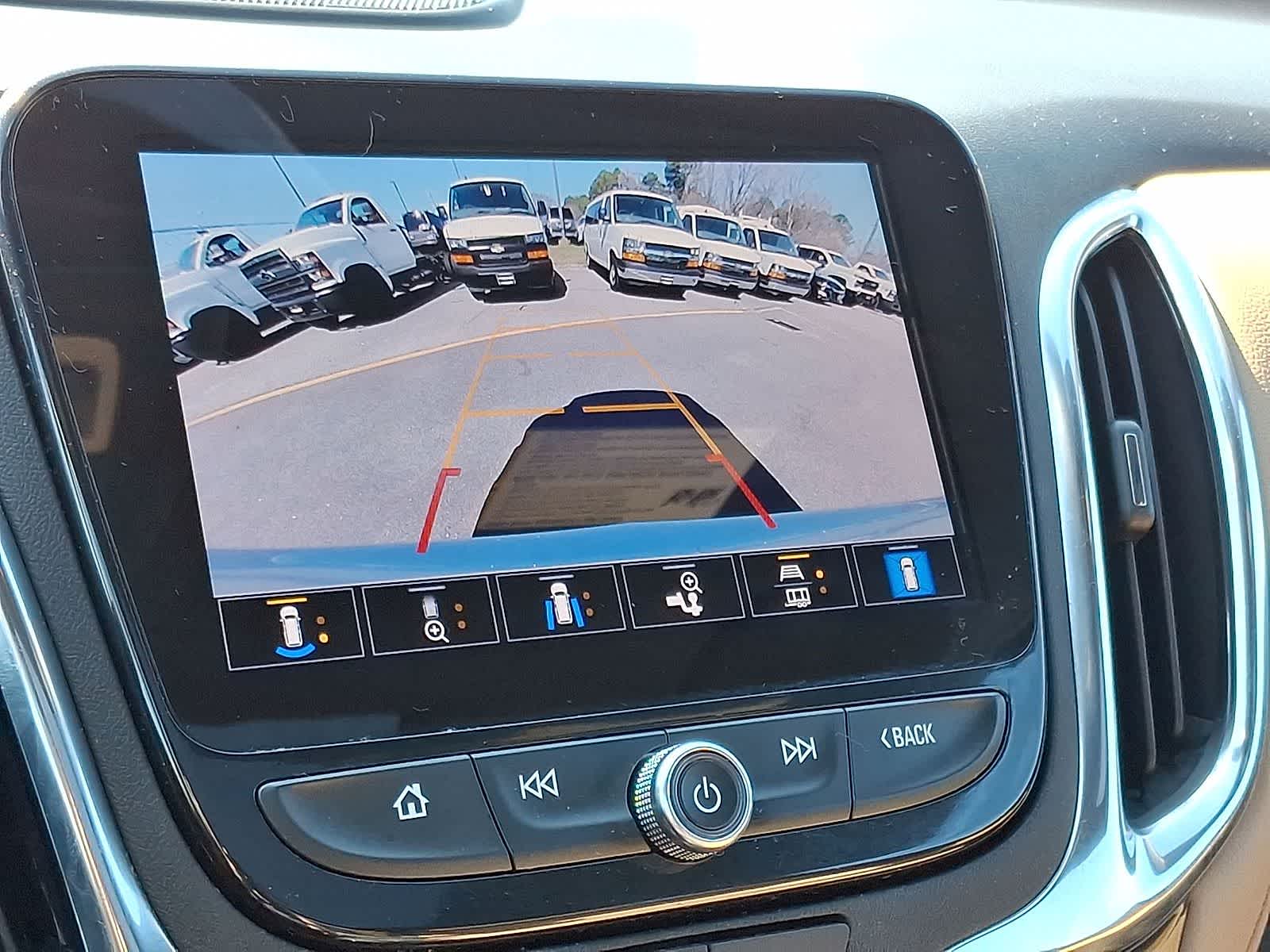 Thumbnail: 2023 Chevrolet Equinox - 21