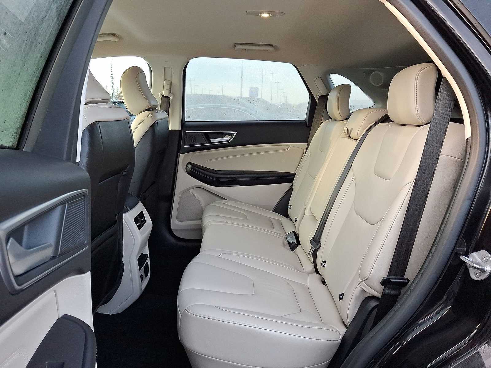 Thumbnail: 2022 Ford Edge - 29