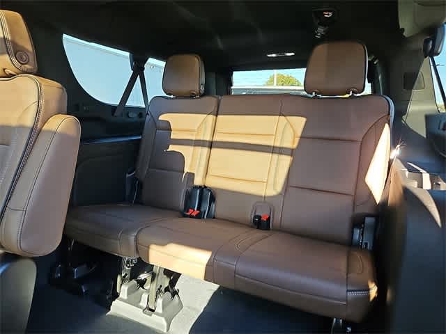 Thumbnail: 2026 Chevrolet Suburban - 10