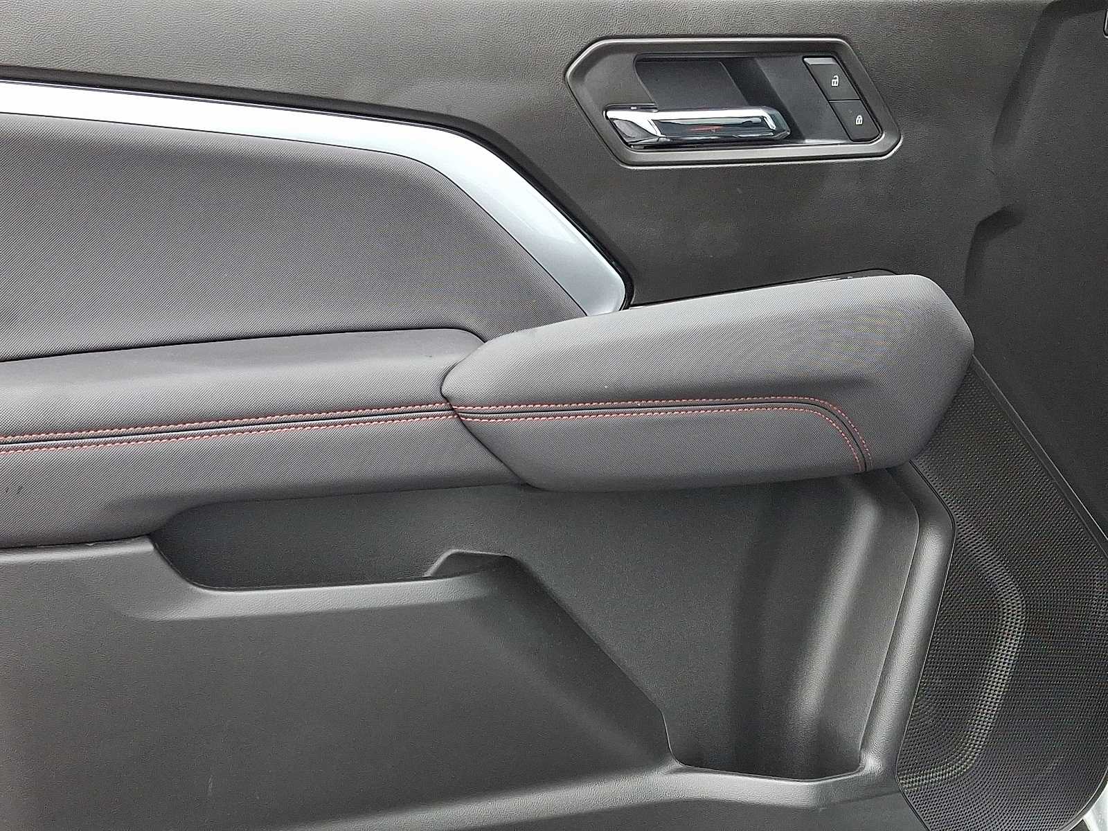 Thumbnail: 2025 Chevrolet Colorado - 8