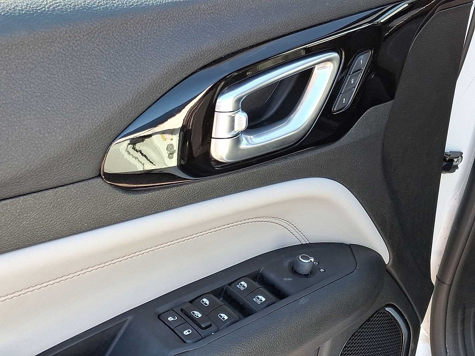 Thumbnail: 2024 Jeep Compass - 29