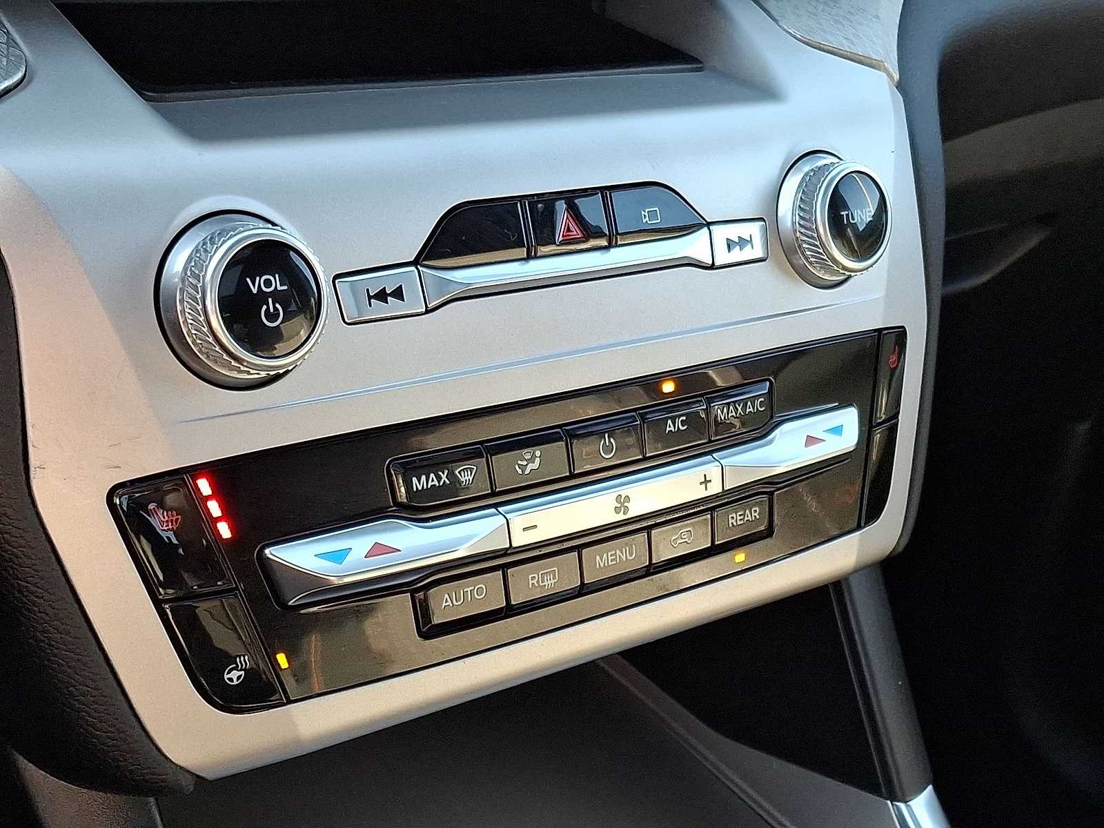 Thumbnail: 2022 Ford Explorer - 24