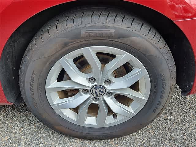 Thumbnail: 2018 Volkswagen Passat - 6