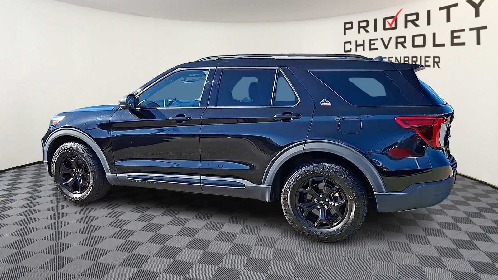 Thumbnail: 2022 Ford Explorer - 6