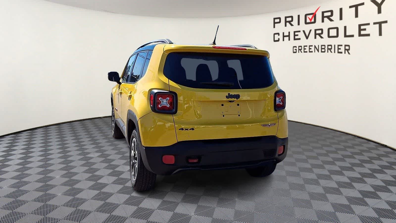 Thumbnail: 2015 Jeep Renegade - 7