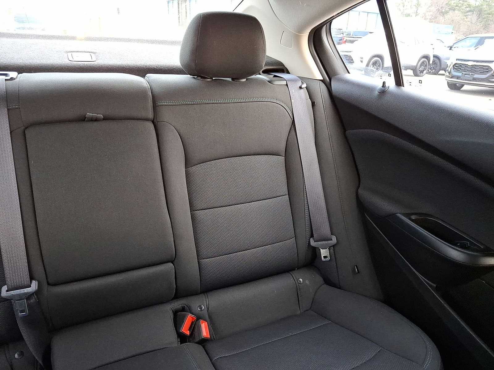 Thumbnail: 2017 Chevrolet Cruze - 15