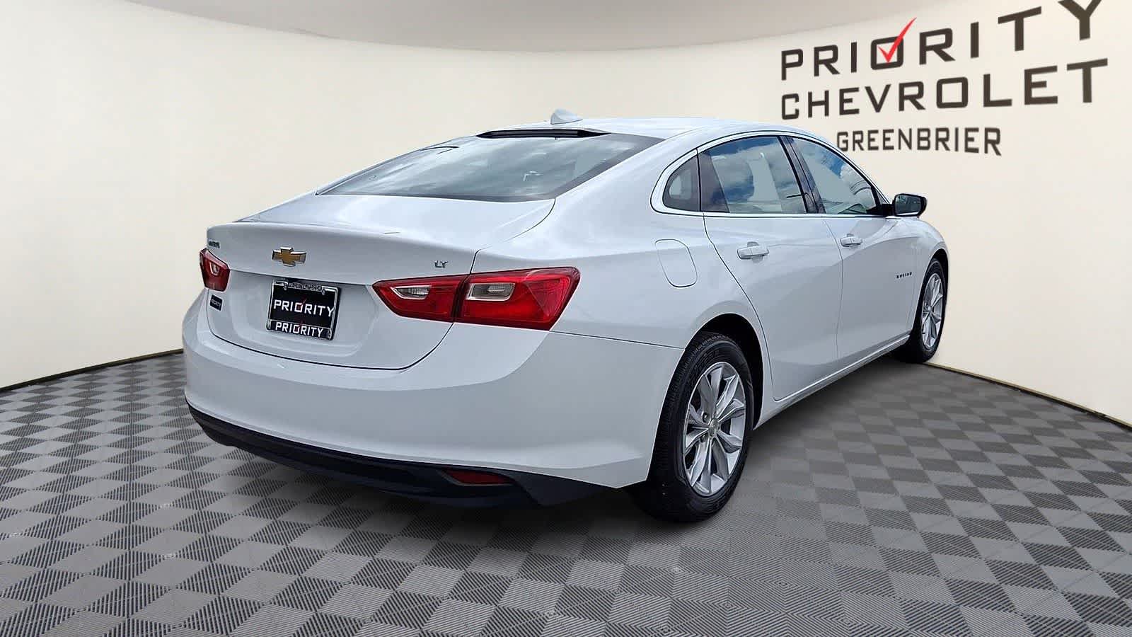 Thumbnail: 2023 Chevrolet Malibu - 8