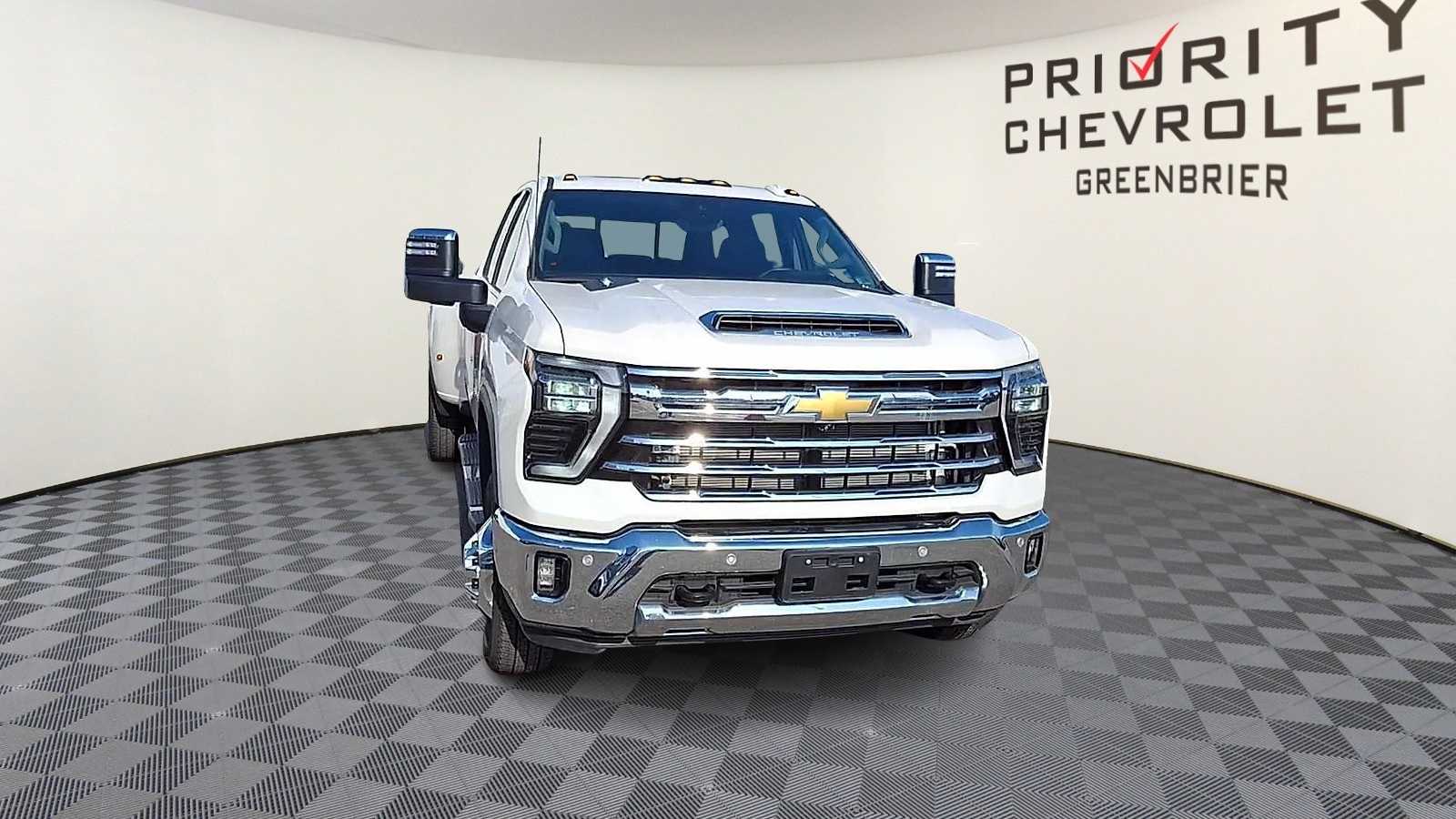 Thumbnail: 2024 Chevrolet Silverado 3500 - 3
