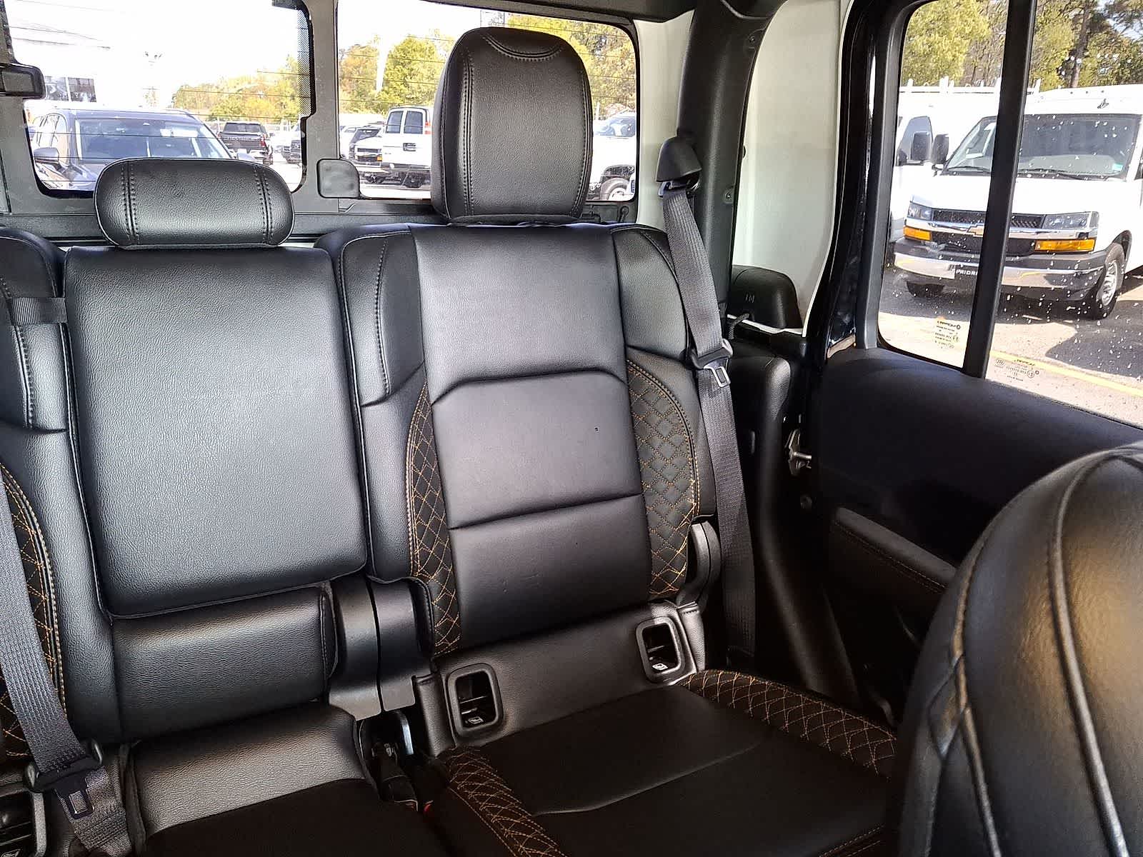 Thumbnail: 2023 Jeep Gladiator - 15