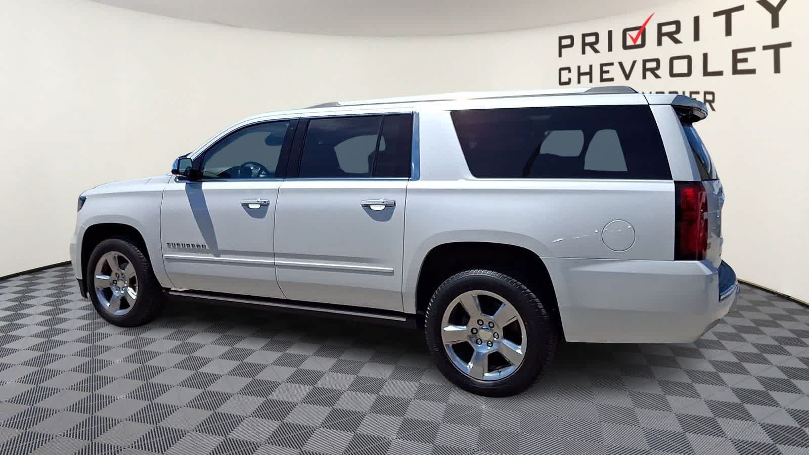 Thumbnail: 2019 Chevrolet Suburban - 6