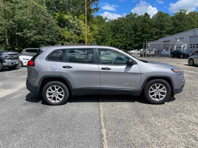 Thumbnail: 2017 Jeep Cherokee - 6