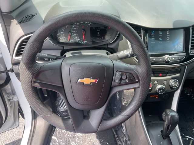 Thumbnail: 2017 Chevrolet Trax - 14