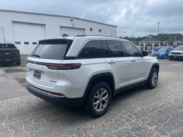 Thumbnail: 2022 Jeep Grand Cherokee - 5