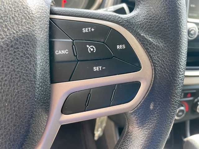 Thumbnail: 2017 Jeep Cherokee - 15