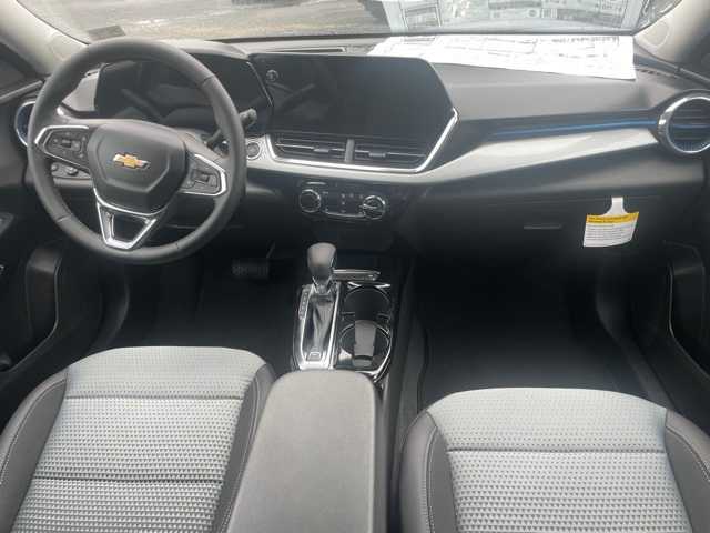 Thumbnail: 2025 Chevrolet Trax - 7