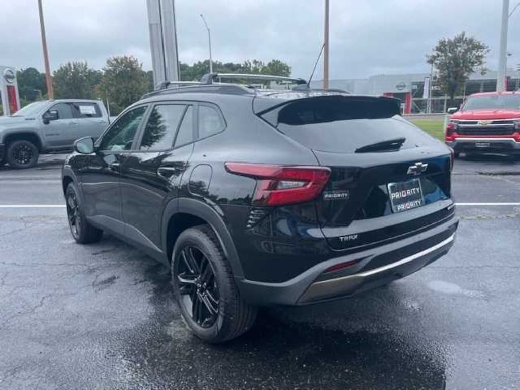 New 2025 Chevrolet Trax ACTIV SUV