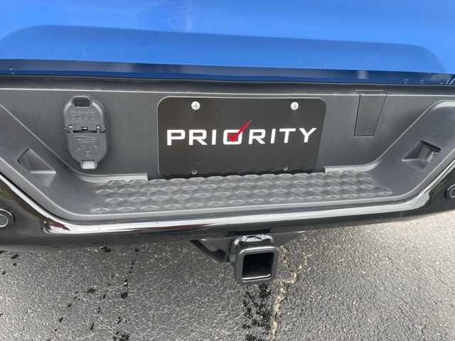 Thumbnail: 2026 Chevrolet Colorado - 9