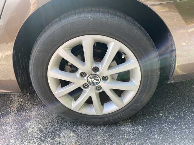 Thumbnail: 2013 Volkswagen Jetta - 22