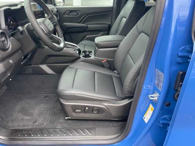 Thumbnail: 2026 Chevrolet Colorado - 12