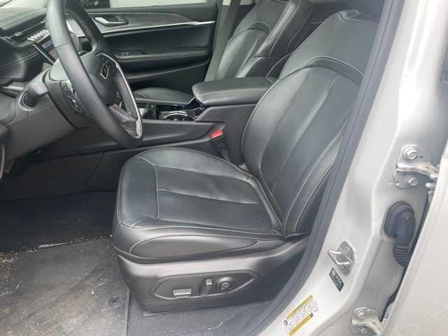 Thumbnail: 2022 Jeep Grand Cherokee - 10