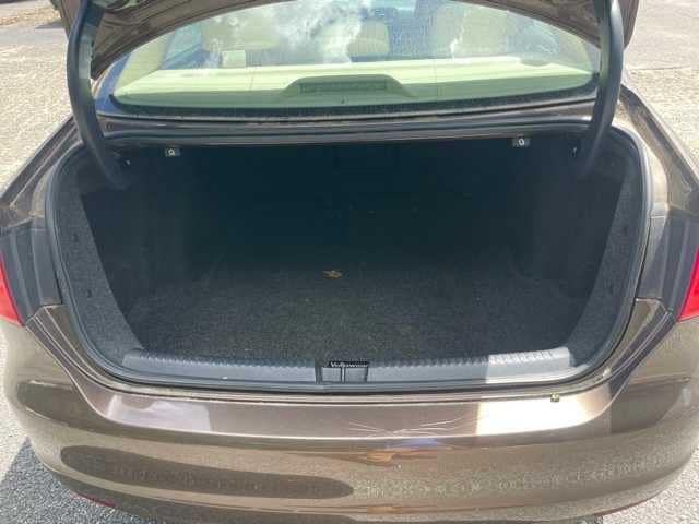 Thumbnail: 2013 Volkswagen Jetta - 19