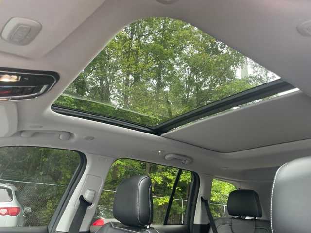 Thumbnail: 2022 Jeep Grand Cherokee - 24