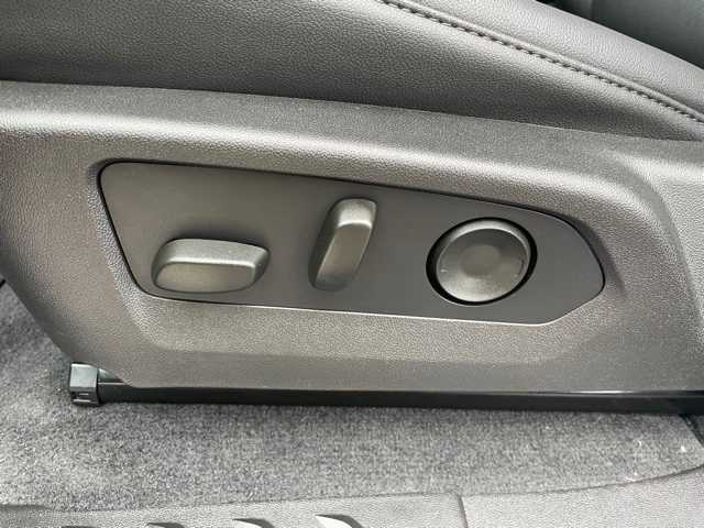 Thumbnail: 2026 Chevrolet Colorado - 15