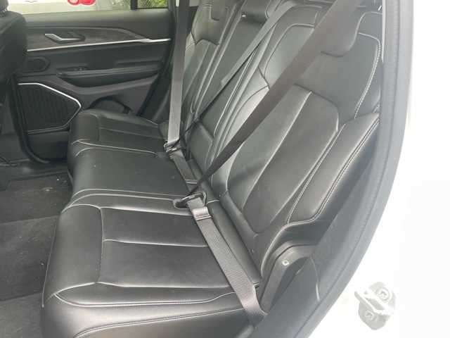 Thumbnail: 2022 Jeep Grand Cherokee - 25