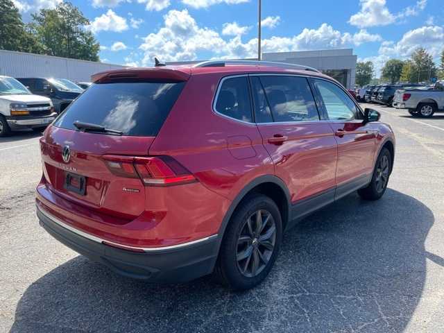 Thumbnail: 2022 Volkswagen Tiguan - 8