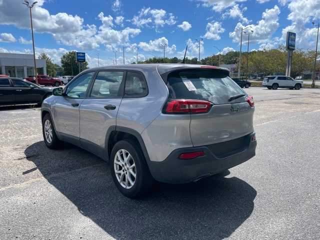 Thumbnail: 2017 Jeep Cherokee - 3