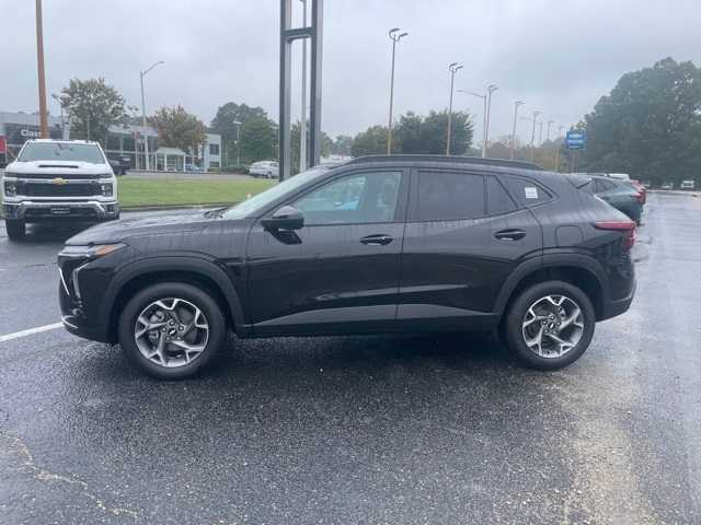 Thumbnail: 2025 Chevrolet Trax - 2