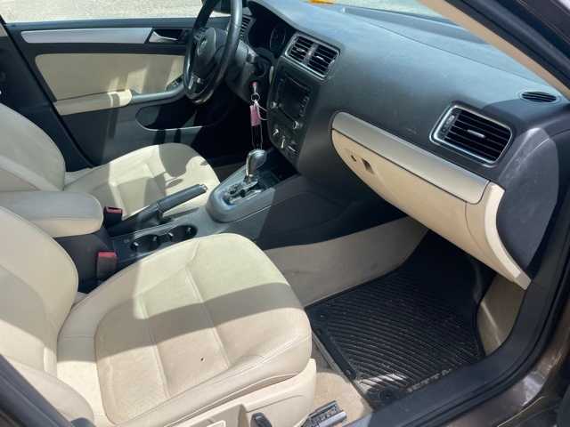 Thumbnail: 2013 Volkswagen Jetta - 20