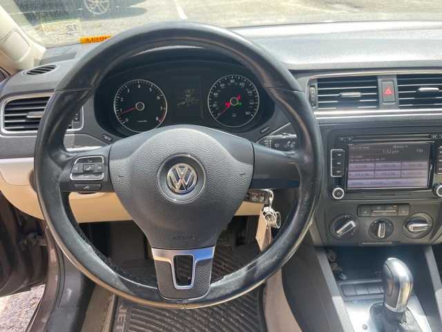 Thumbnail: 2013 Volkswagen Jetta - 13