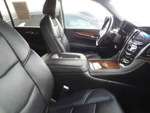 Thumbnail: 2016 Cadillac Escalade - 10