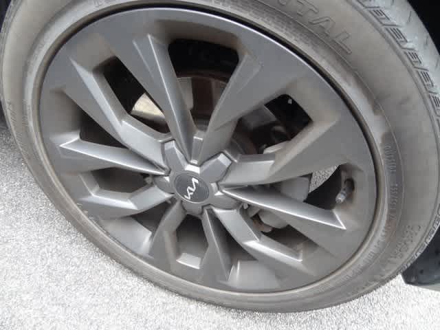 Thumbnail: 2023 Kia Sorento - 16