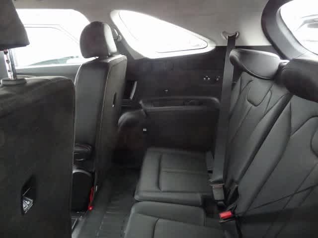 Thumbnail: 2023 Kia Sorento - 10