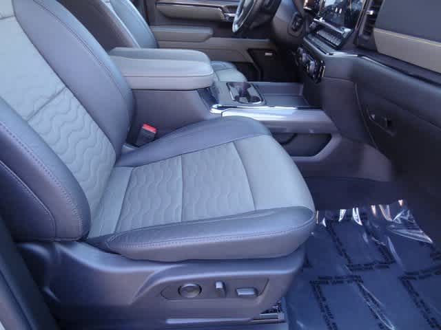 Thumbnail: 2025 Chevrolet Silverado 2500 - 17