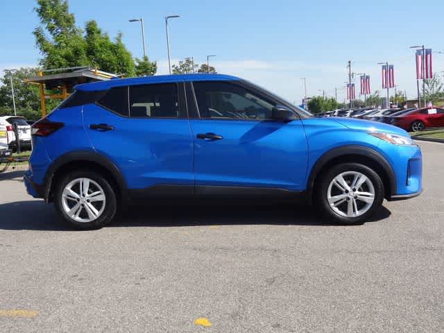 Thumbnail: 2023 Nissan Kicks - 4