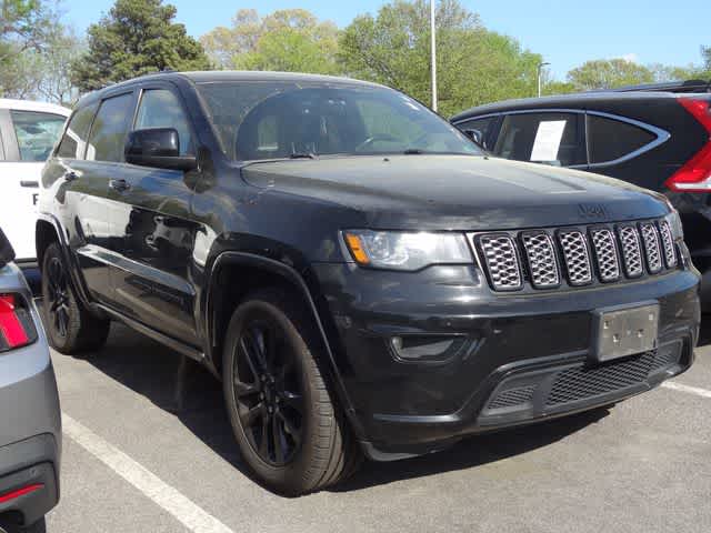 Thumbnail: 2018 Jeep Grand Cherokee - 3
